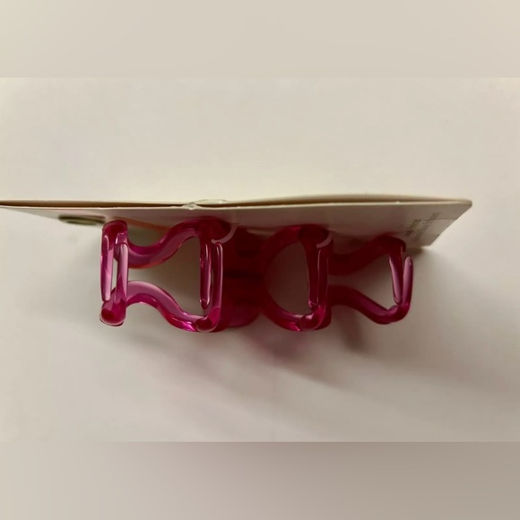 New Pink Wavy Jaw Hair Clip 3 11/16" made in Bangladesh GSQ by Glamsquad - Picture 4 of 14